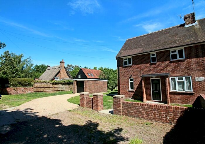 3 Bedroom Semi-Detached House To Rent In Cherry Garden Lane, Maidenhead, SL6