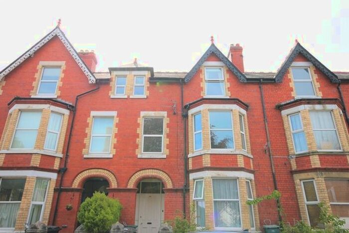 2 Bedroom Flat To Rent In Station Road, Old Colwyn, Colwyn Bay, LL29