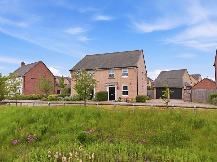 3 Bedroom Semi-Detached House For Sale In Waters Way, Halstead, CO9