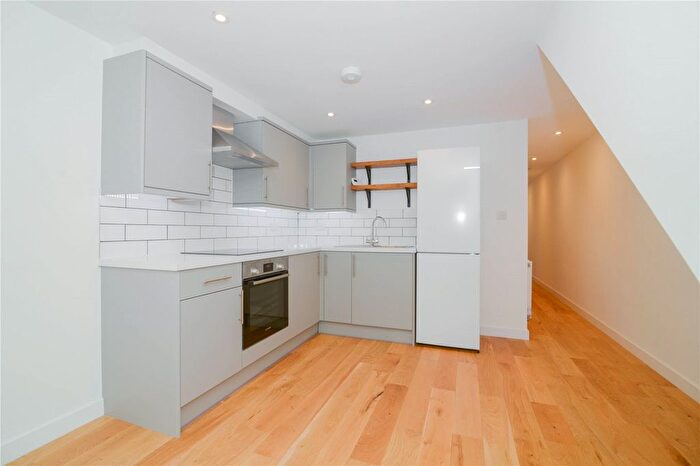 2 Bedroom Property To Rent In Sandycombe Road, Richmond, TW9
