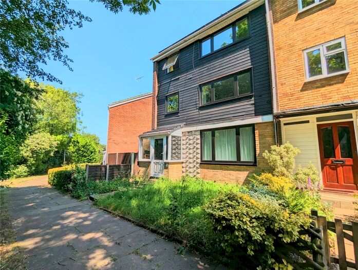 Property To Rent In Valleyside, Hemel Hempstead, Hertfordshire, HP1