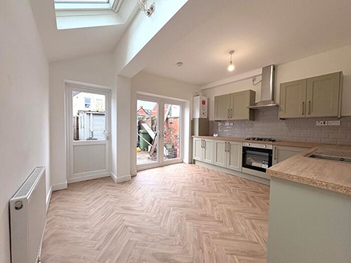 3 Bedroom House To Rent In Cwmdare Street, Cardiff, CF24