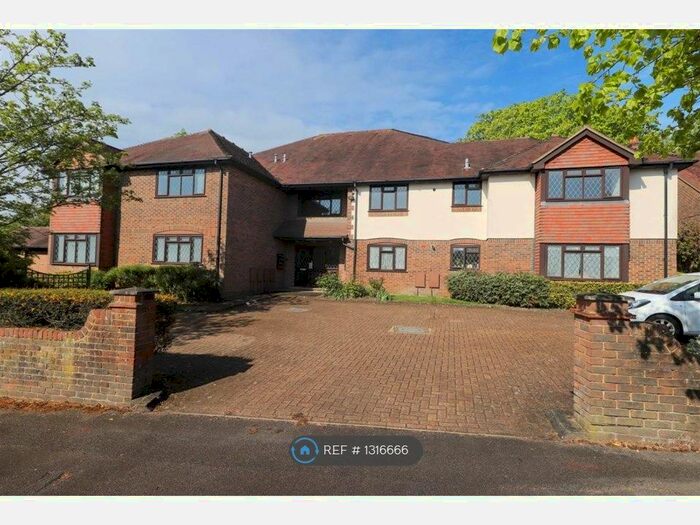 2 Bedroom Flat To Rent In Florance Court, Northwood, HA6