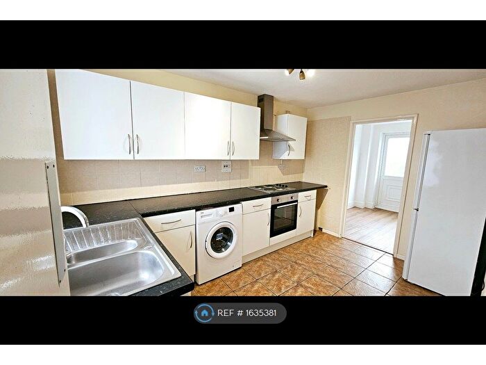 3 Bedroom Terraced House To Rent In Ringwood, Bracknell, RG12