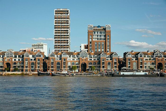 1 Bedroom Apartment To Rent In Clove Hitch Quay, Battersea, SW11