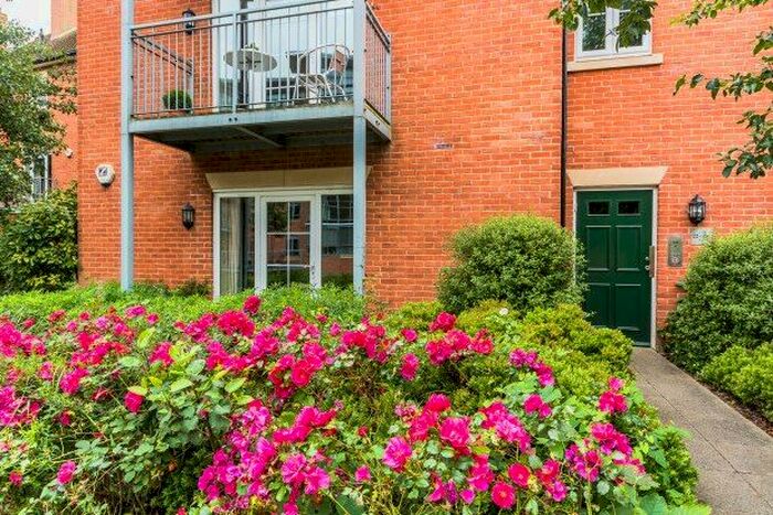 2 Bedroom Bungalow To Rent In William Lucy Way, Oxford OX2