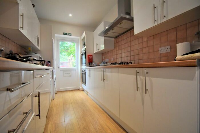 1 Bedroom Property To Rent In Beatrice Road, Southsea, PO4
