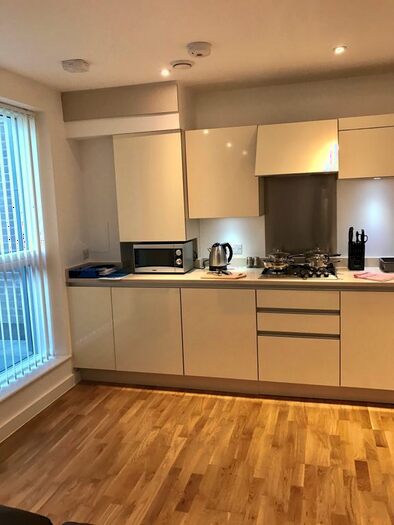 2 Bedroom Flat To Rent In Manor Road, London, W13