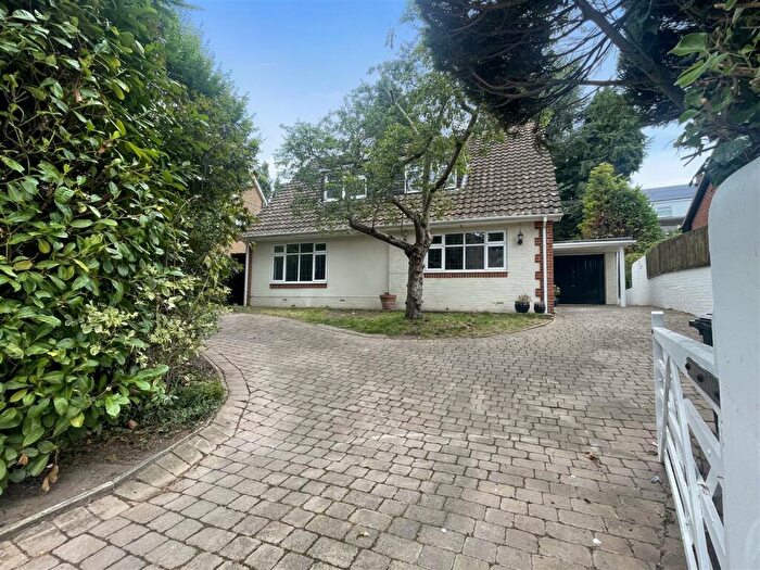 4 Bedroom Detached House To Rent In Shiplake Bottom, Peppard Common, Henley-on-thames, RG9