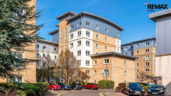 1 Bedroom Flat For Sale In Pilrig Heights, Edinburgh, EH6