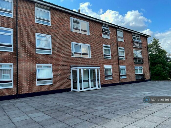 2 Bedroom Flat To Rent In Maresfield, Croydon, CR0