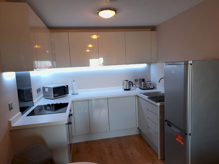 2 Bedroom Apartment To Rent In Jesse Hartley Way, Liverpool, L3