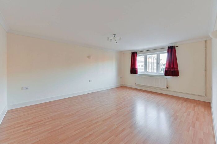 2 Bedroom Flat To Rent In Miles Road, Mitcham, CR4