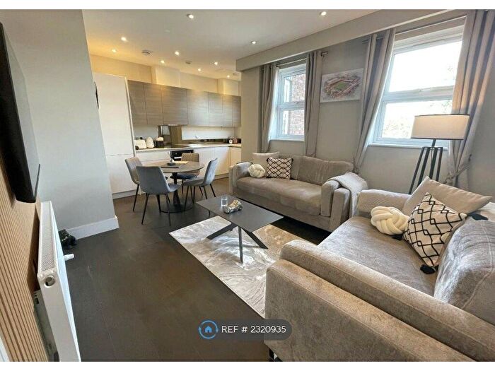 2 Bedroom Flat To Rent In Senate House, Potters Bar, EN6