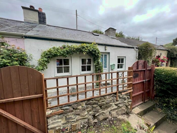 1 Bedroom Terraced House For Sale In Pontllolwyn, Llanfarian, Aberystwyth, SY23