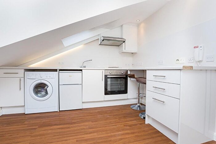 Studio To Rent In Brent Street, Hendon, London, NW4