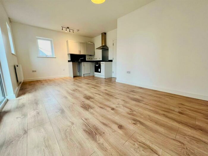 1 Bedroom Apartment To Rent In Harrison Lodge, Station Approach, Braintree, CM7