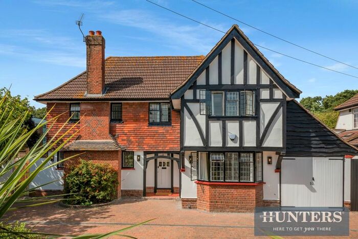 4 Bedroom Detached House To Rent In Firs Drive, Hounslow, TW5