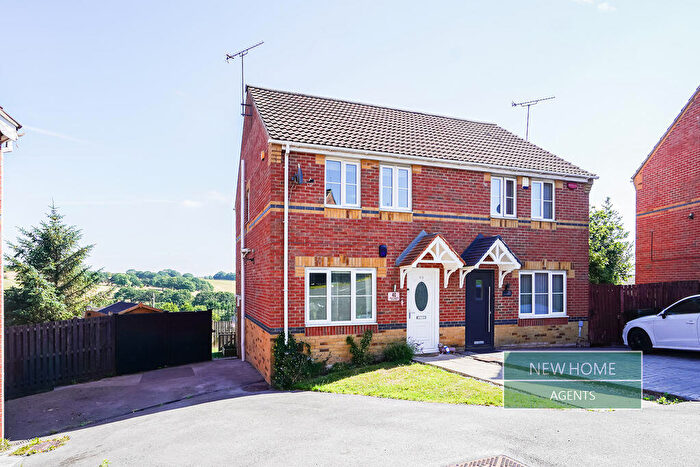 3 Bedroom Semi-Detached House For Sale In Wentworth Crescent, Bradford, BD4