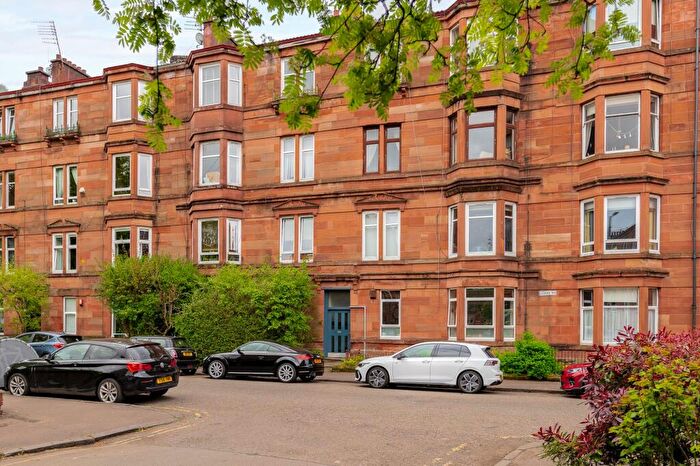 2 Bedroom Flat For Sale In Ledard Road, Glasgow, G42