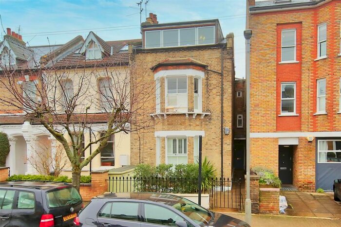 2 Bedroom Flat To Rent In Brodrick Road, London, SW17
