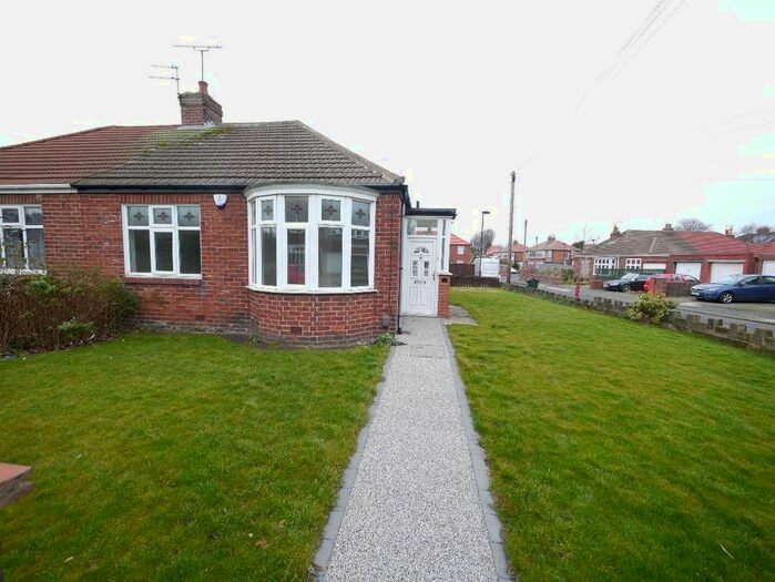 2 Bedroom Bungalow To Rent In Green Square, Whitley Bay NE25