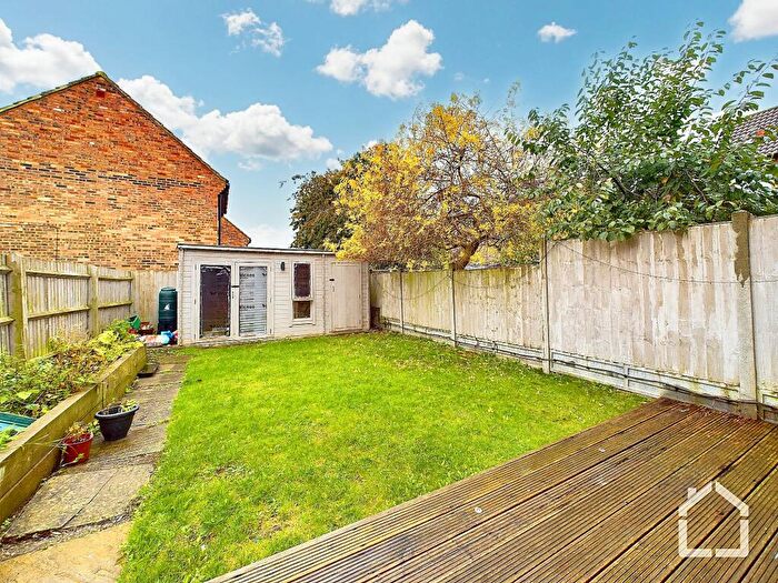 2 Bedroom End Of Terrace House To Rent In Sandown Court, Bletchley, MK3