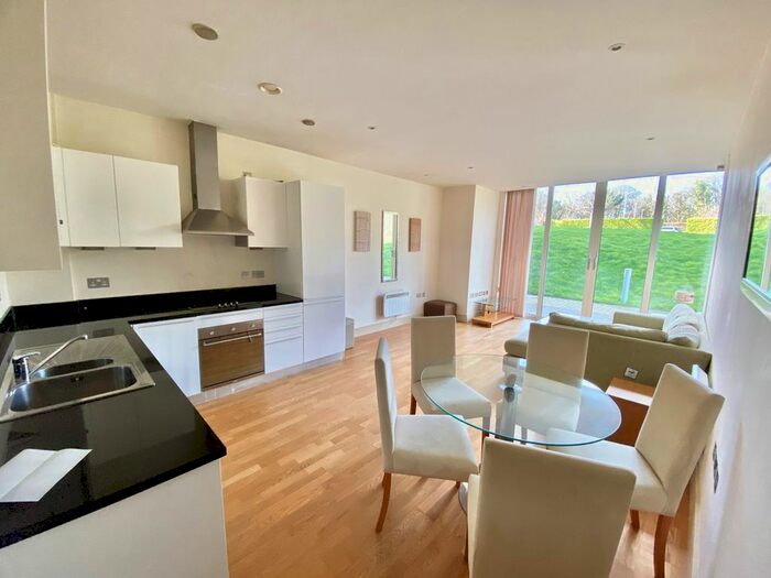 2 Bedroom Flat To Rent In Hayes Road, Sully, Penarth, CF64