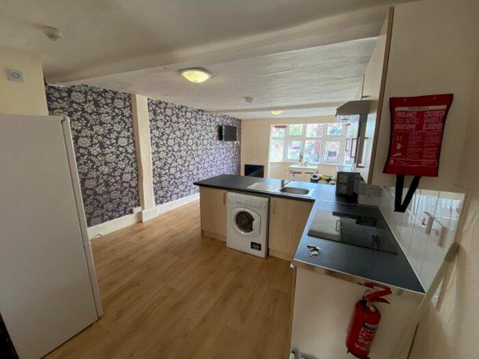 2 Bedroom Flat To Rent In Saint Dunstans Street, Canterbury, Kent, CT2