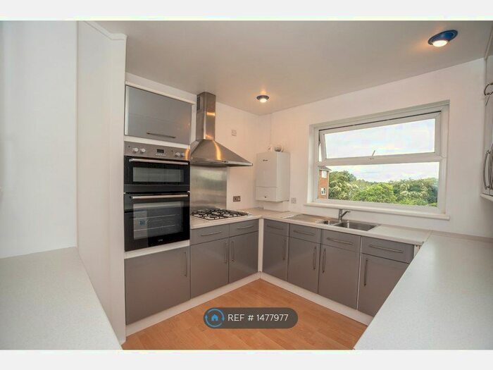 2 Bedroom Flat To Rent In Station Road, Crayford, Dartford, DA1