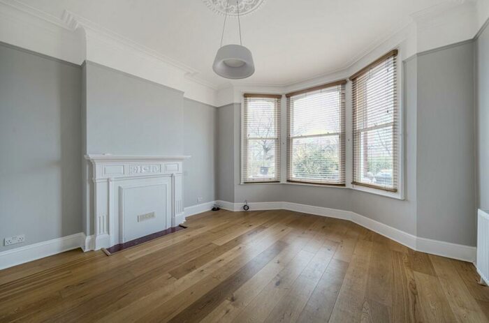 2 Bedroom Apartment To Rent In Holland Road, Kensal Rise, London, NW10