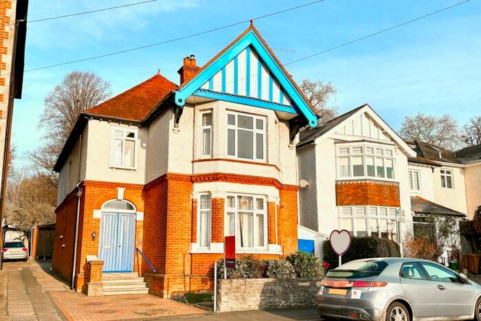 4 Bedroom Detached House To Rent In High Park Road Farnham, GU9