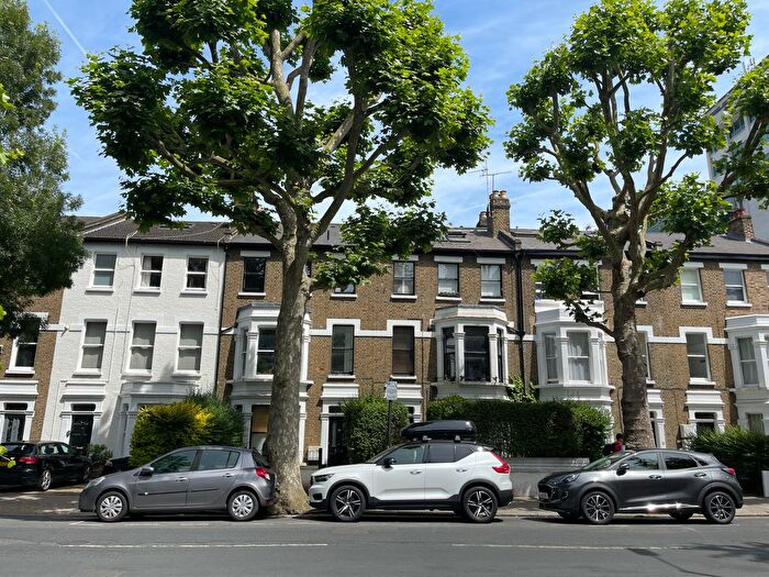 1 Bedroom Flat To Rent In Hammersmith Grove, Hammersmith, London, W6