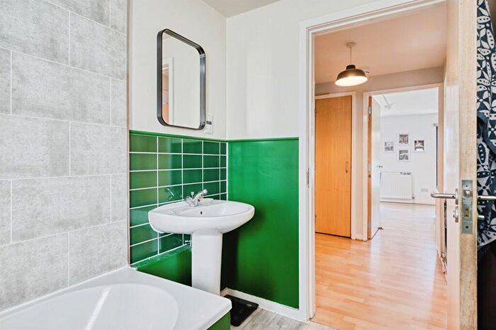 1 Bedroom Flat For Sale In Oakshaw Street East, Paisley, PA1