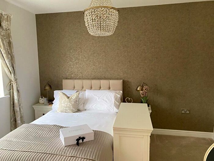 2 Bedroom Bungalow For Sale In Kingsdown Retirement Village, Kingsdown Road, Swindon, SN3