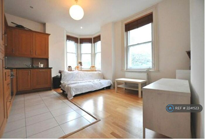 1 Bedroom Flat To Rent In Hackney Road, London, E2