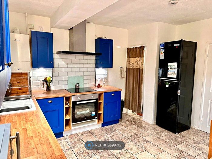 3 Bedroom Terraced House To Rent In Tom Shepley Street, Hyde, SK14