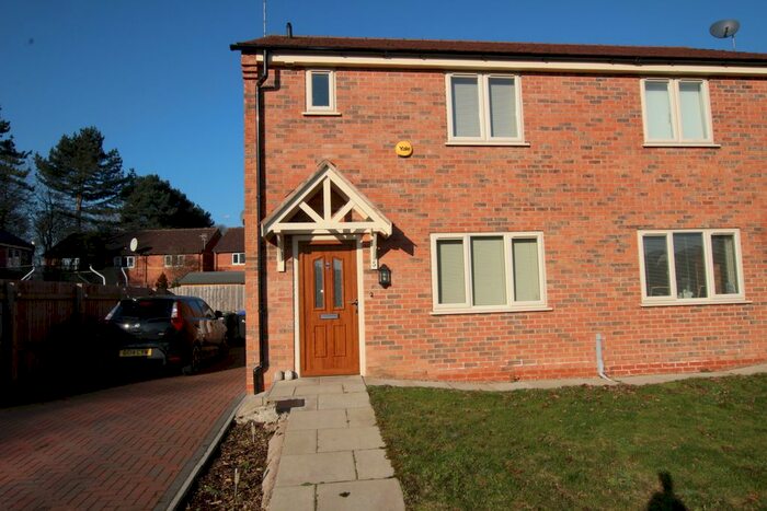 3 Bedroom Semi-Detached House To Rent In Pilot Drive, Hucknall, Nottingham, NG15