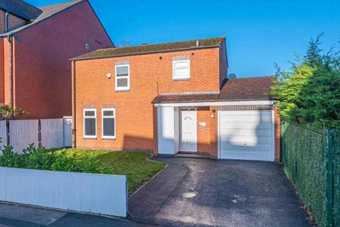 3 Bedroom Detached House For Sale In Poplar Road, Kings Heath, Birmingham, B14