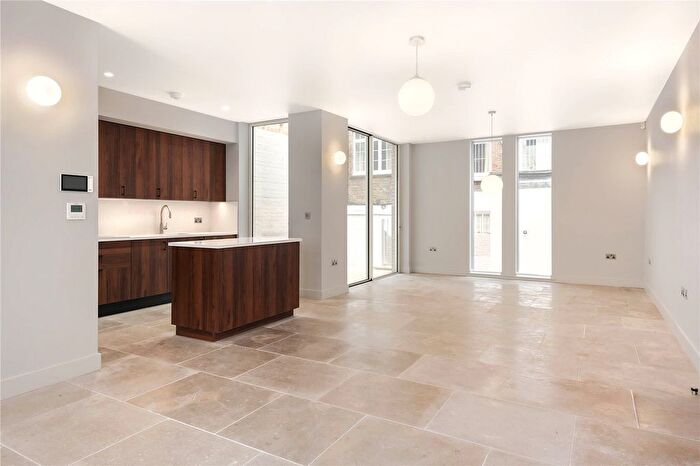2 Bedroom Flat For Sale In Dilke Street, London, SW3
