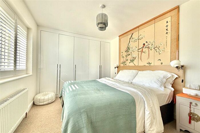3 Bedroom Detached House For Sale In Beehive Road, Binfield, Berkshire, RG12