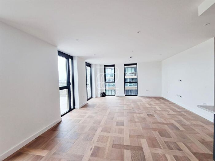 3 Bedroom Property To Rent In Merino Gardens, London, E1W