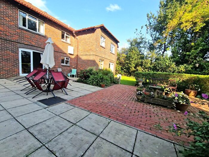 1 Bedroom Retirement Property For Sale In Freshbrook Road, Lancing, BN15