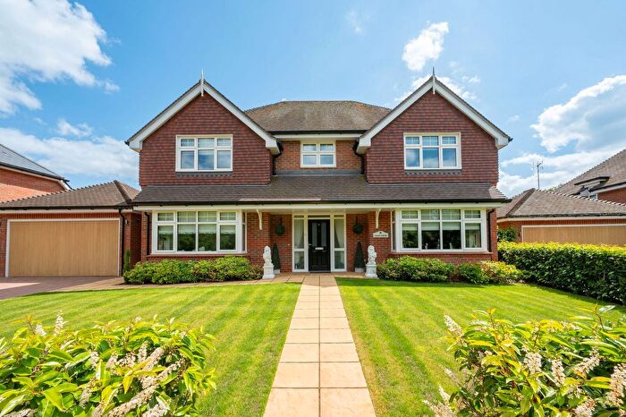 4 Bedroom Detached House For Sale In Coolhurst Close, Monks Gate, RH13