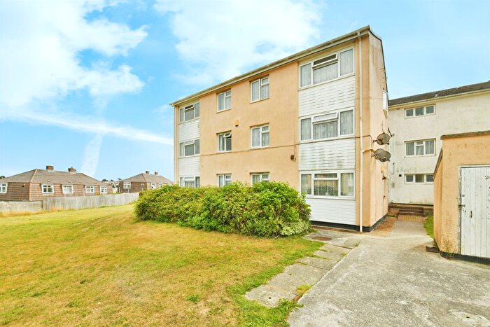 3 Bedroom Flat For Sale In Miers Close, Plymouth, PL5