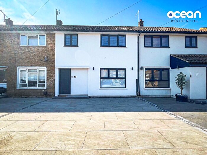 3 Bedroom Terraced House For Sale In Blyth Avenue, SS3
