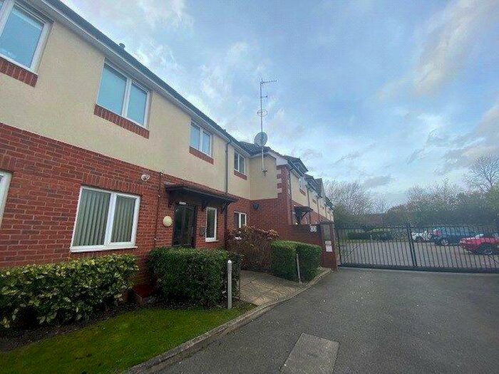 2 Bedroom Apartment To Rent In Haslucks Green Road, Shirley, Solihull, B90