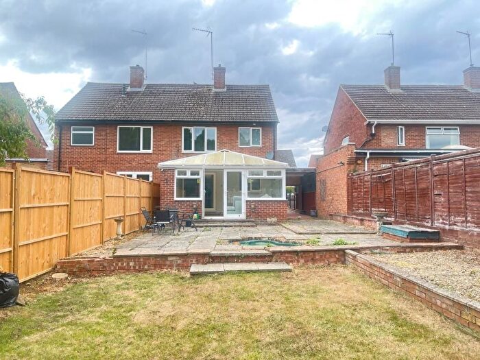 3 Bedroom Semi-Detached House To Rent In Banbury, Oxfordshire, OX16