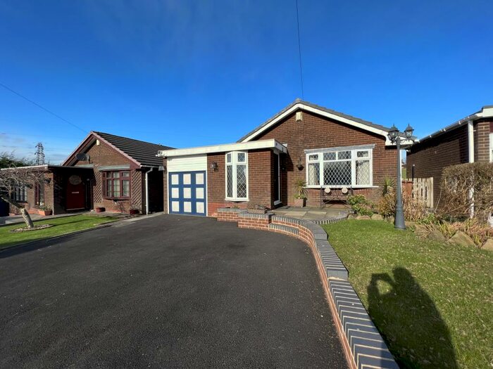 2 Bedroom Bungalow To Rent In Broadhill Road, Stalybridge, SK15