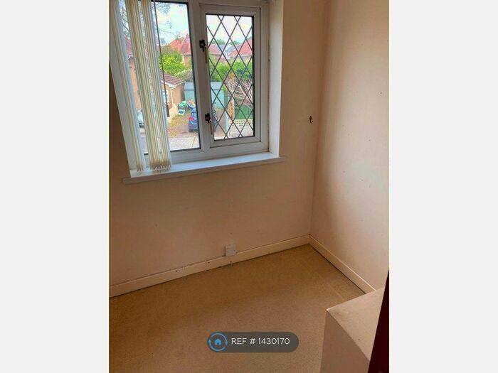 3 Bedroom Detached House To Rent In Brunant Road, Gorseinon, Swansea, SA4